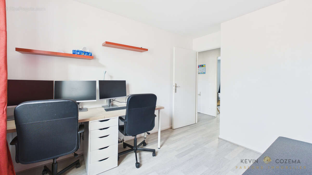 Maison à SAINT-PIERRE-DU-PERRAY