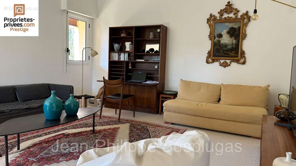 Maison à SAINT-CYR-SUR-MER