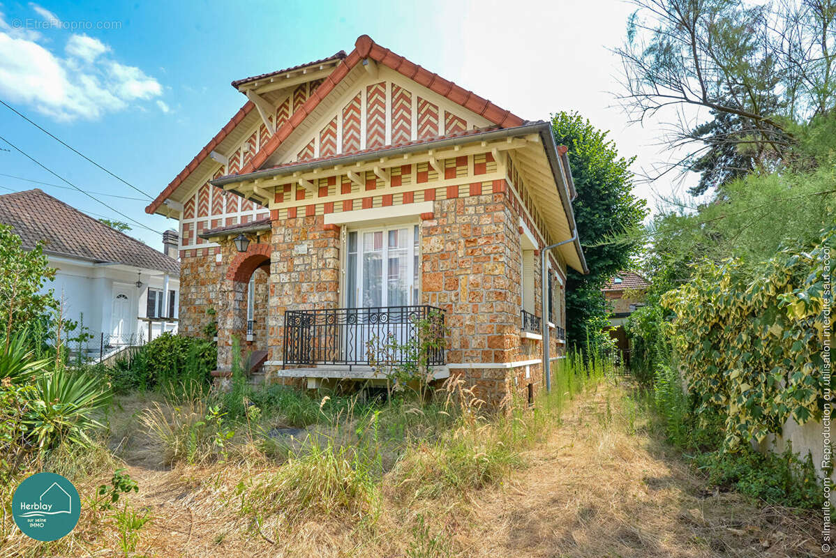 Herblay-sur-Seine Centre-ville Meulière - surface utile de 198 m² - photo 14