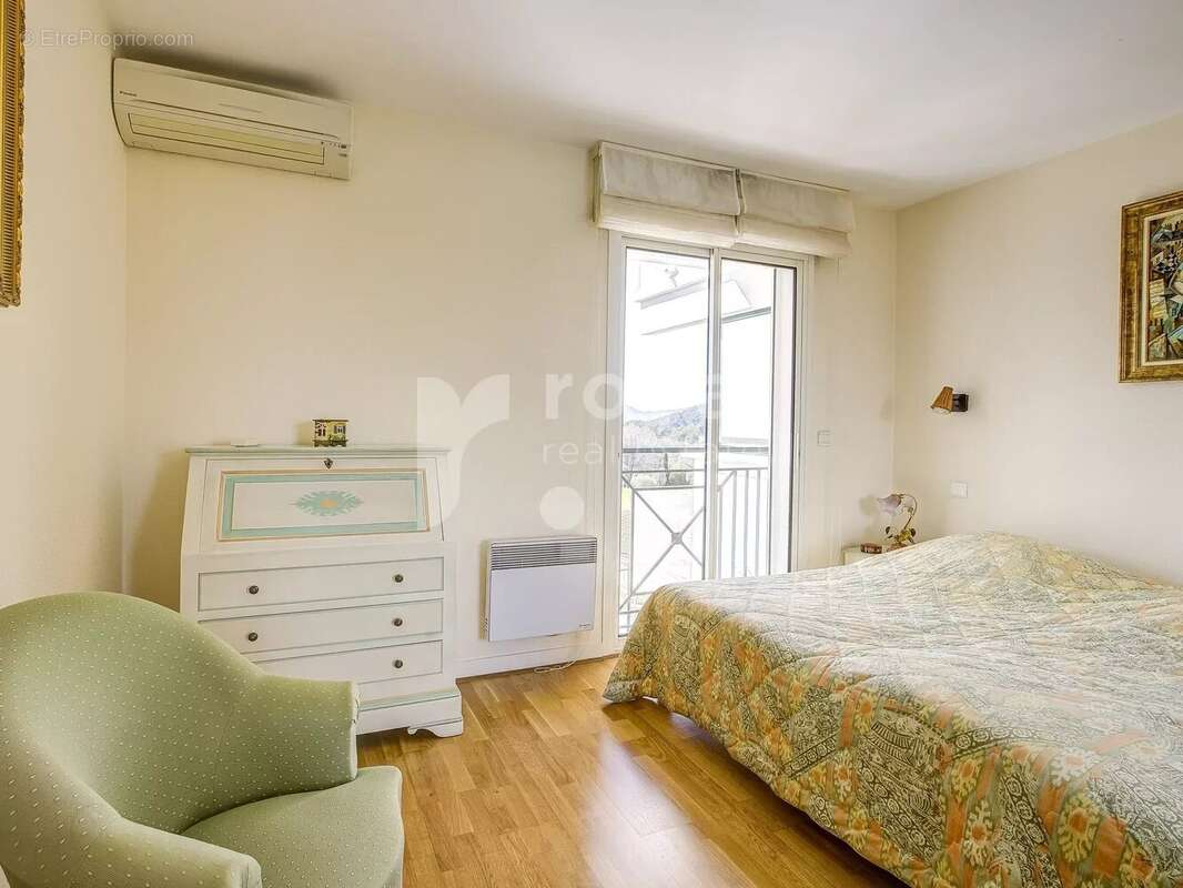 Appartement à MOUGINS