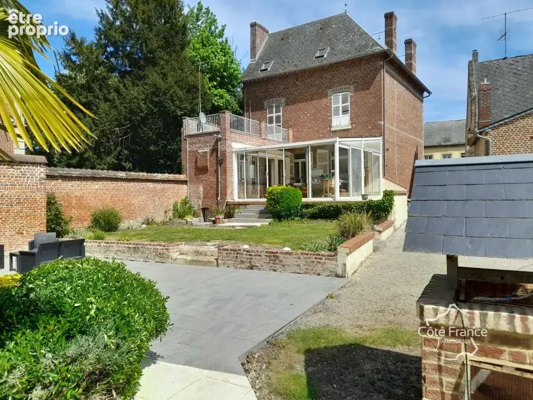 A proximité de tous commerces, lot de 3 maisons avec piscine - photo 2