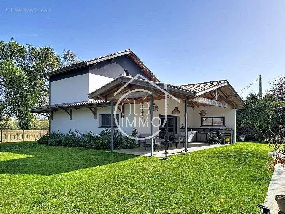 Maison à SAINT-JEAN-DE-BLAIGNAC