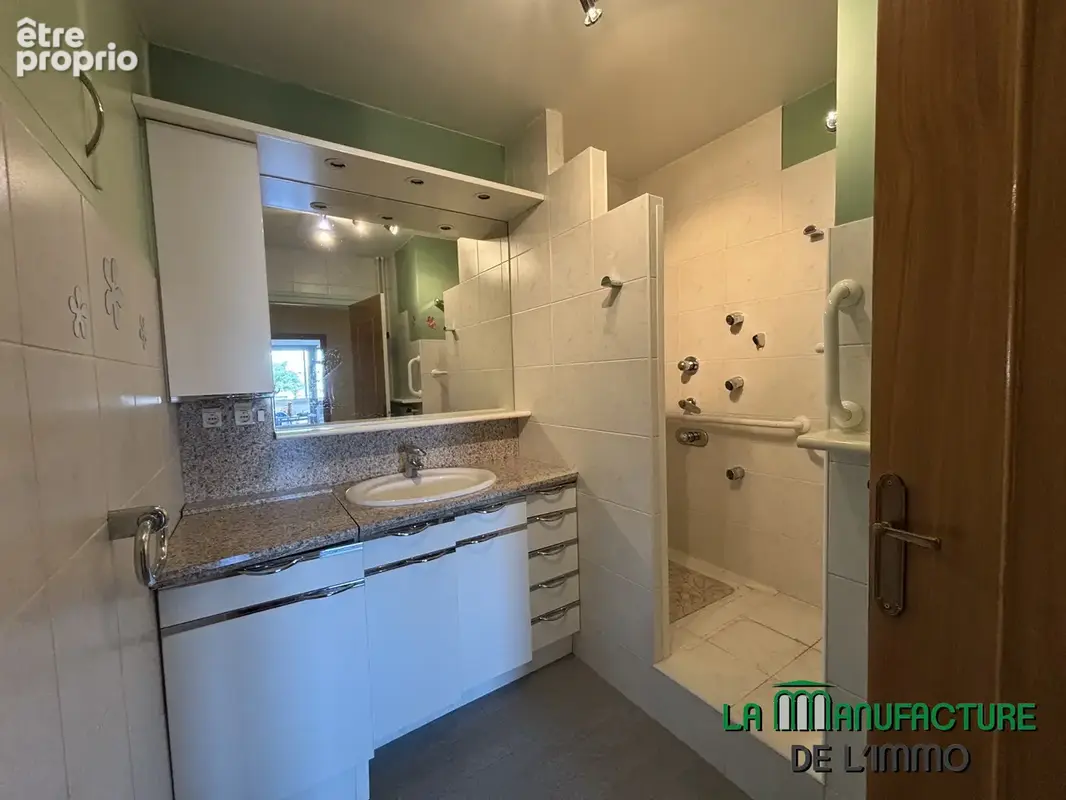Saint etienne secteur hpl boulevard de la palle - appartement t4 de 91,70m2 a rafraichir avec balcon loggia ca - photo 12