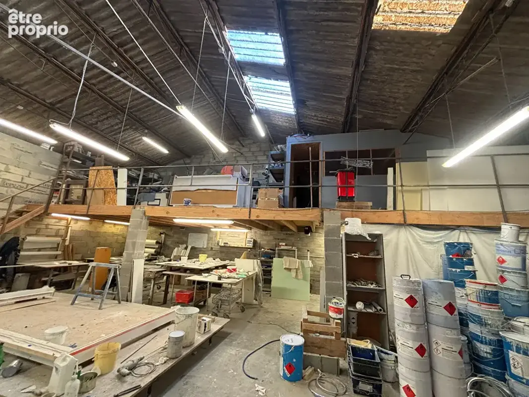 Entrepôt / local industriel  à Saint Seurin Sur L Isle de 438 m2 - photo 2