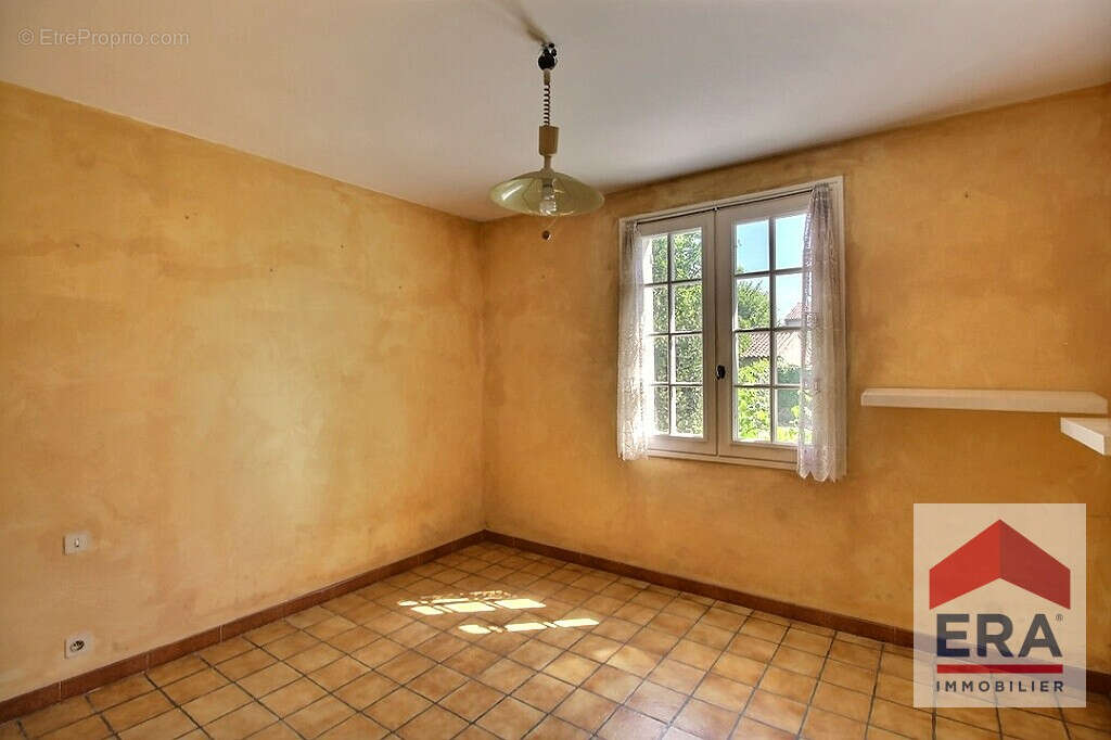 Maison à MORIERES-LES-AVIGNON