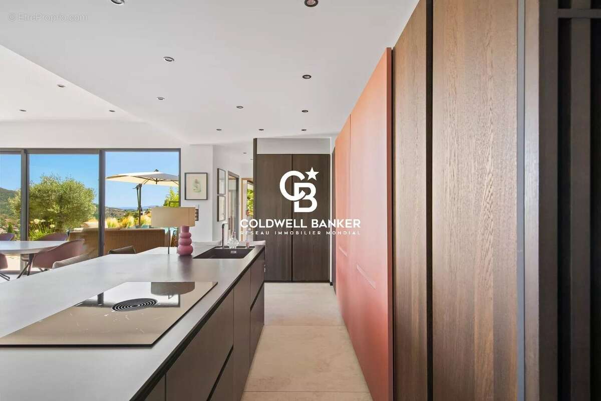 Villa contemporaine vue mer, Golf de Valcros - 83250 La Londe-les-Maures - photo 5