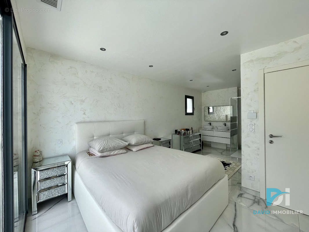 Maison à SAINT-THIBERY