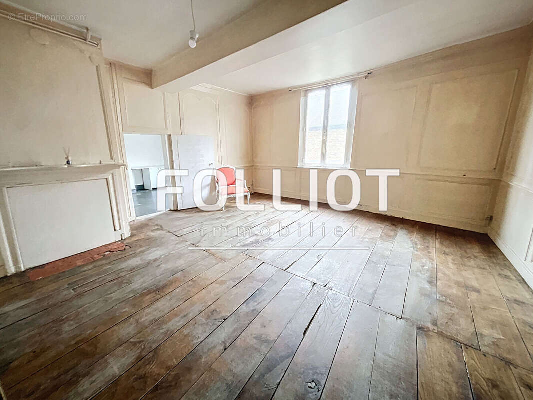 A vendre - Appartement en duplex Fougères 105 m² - Hyper centre - photo 3