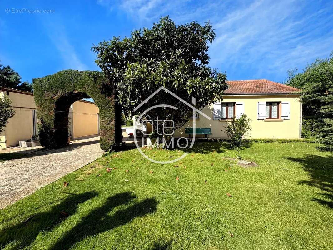 Maison à SAINT-PIERRE-D&#039;EYRAUD