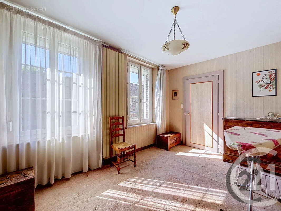 Maison 159 m² à Saint-Phal  - photo 10