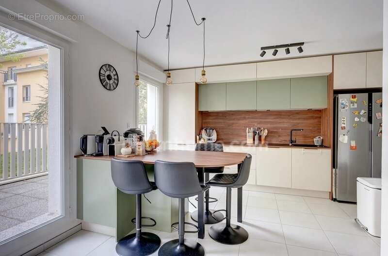 Duplex moderne en dernier étage avec terrasses et garage à Craponne - photo 3