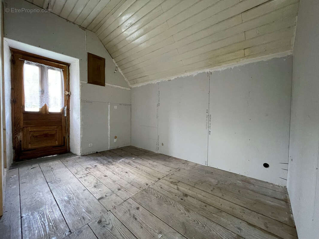 Maison à RIOM-ES-MONTAGNES