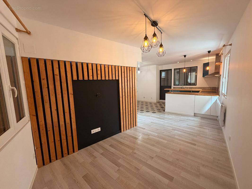 Appartement à ROQUEVAIRE