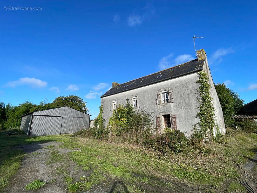 Corps de ferme à rénover avec grande maison + hangar récent de 170 m² - photo 6