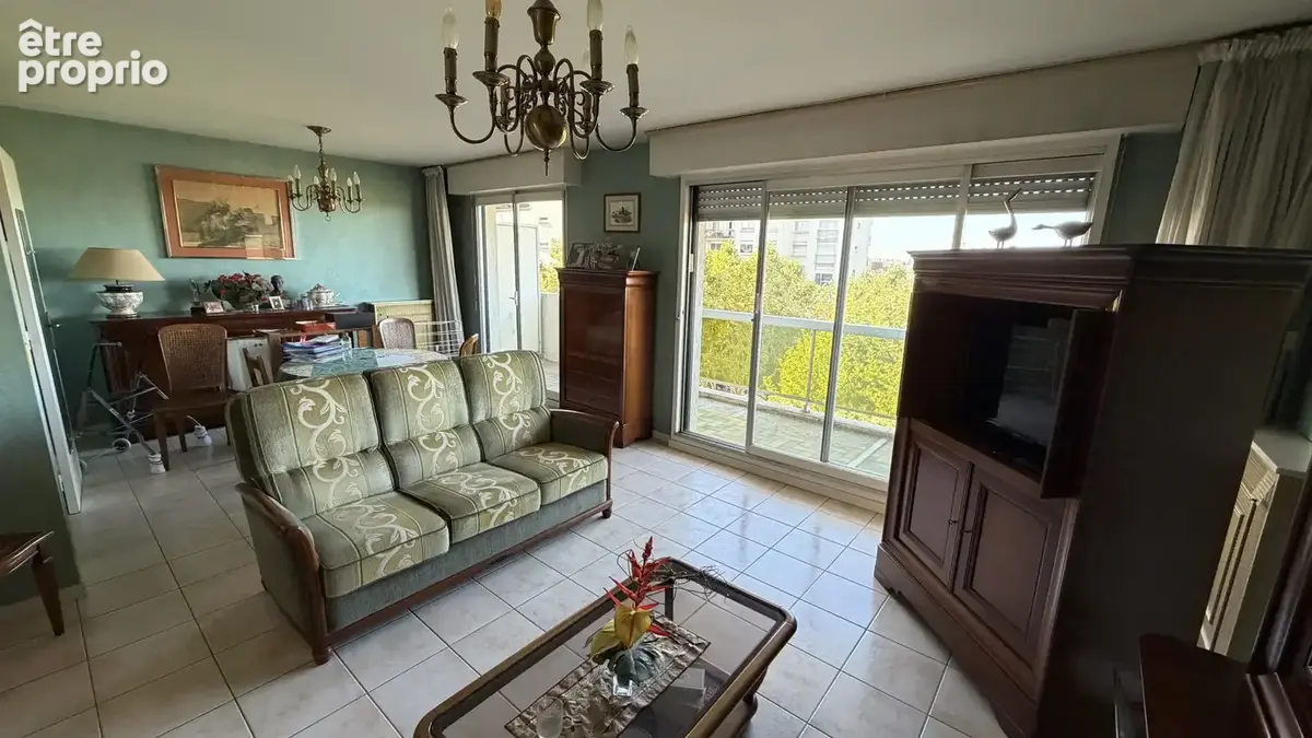 Appartement 4 pièces 85 m² à vendre à Le Bourget (93350) - photo 2