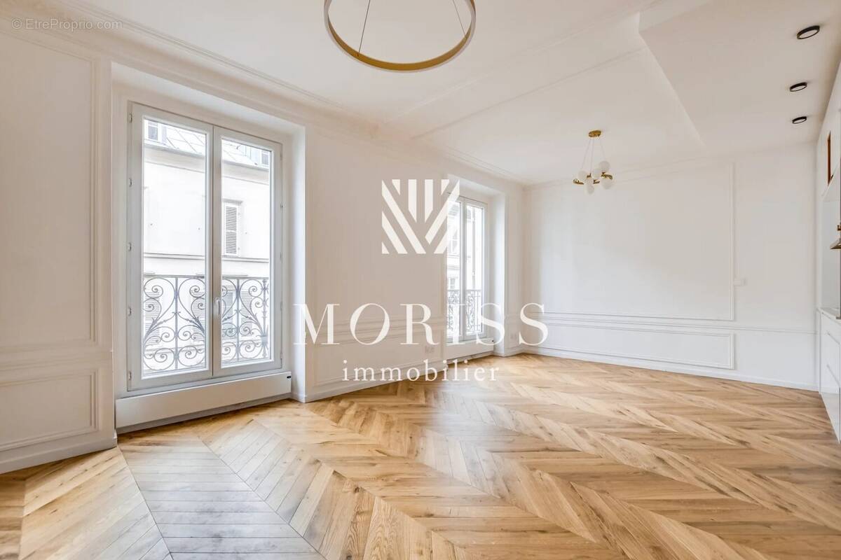Appartement à PARIS-17E