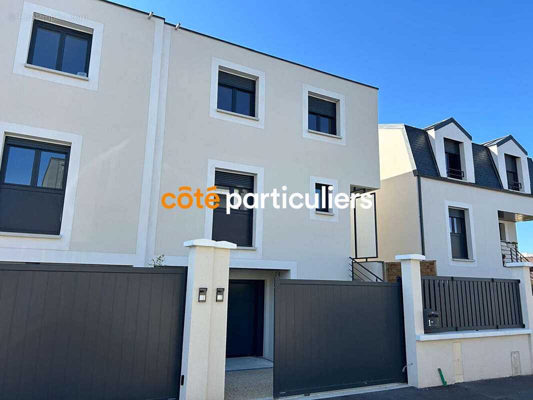 Maison Chennevieres Sur Marne 6 pièce(s) 144 m2 - photo 2