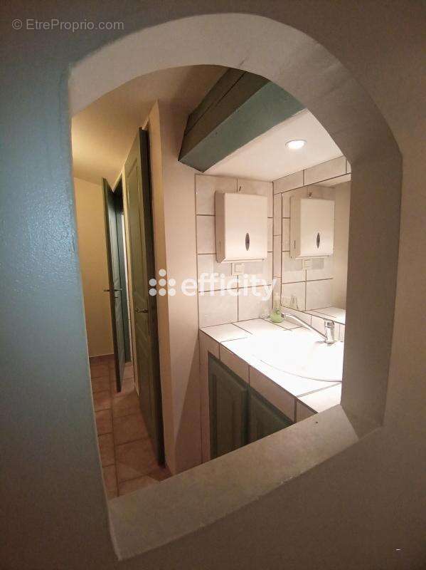 Maison à CAMARET-SUR-AIGUES