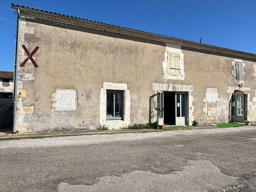Commerce à NANCRAS
