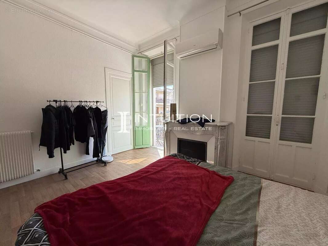 Cannes - Saint Nicolas : Ensemble de trois immeubles entiers - photo 8