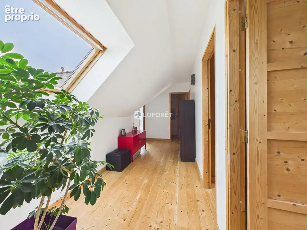 Maison ELLIANT 5 Pièces 145 m² - photo 5