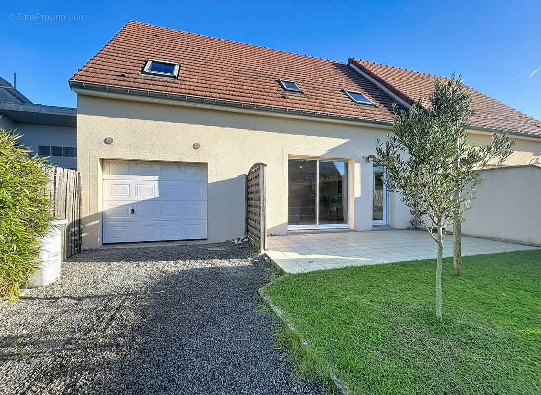 Maison à SAINT-JEAN-DE-LA-RIVIERE
