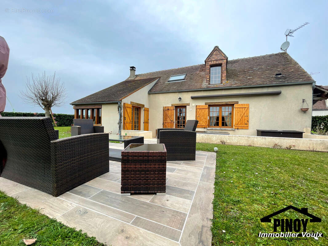 Maison à VILLETHIERRY