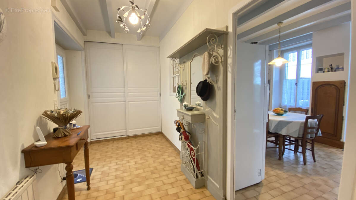 Maison à CHAMPAGNOLLES