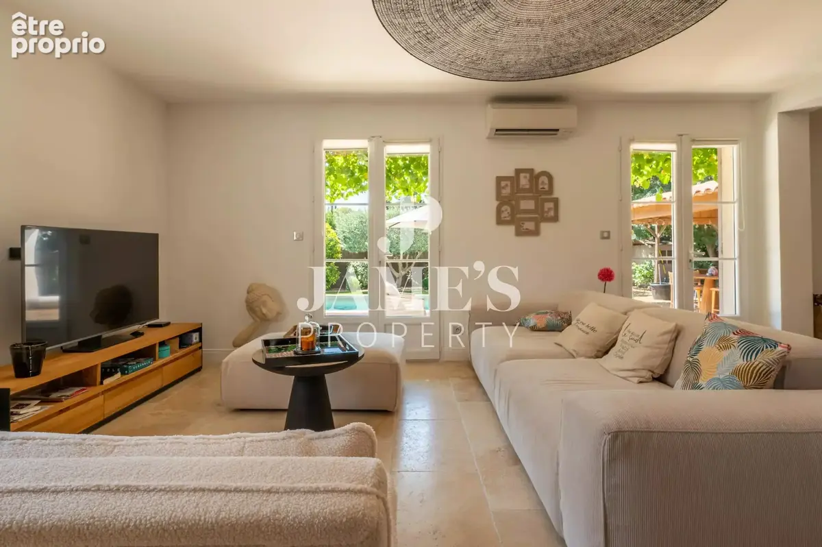 Maison 5 pièces 158 m² à vendre à Paradou (13520) - photo 9