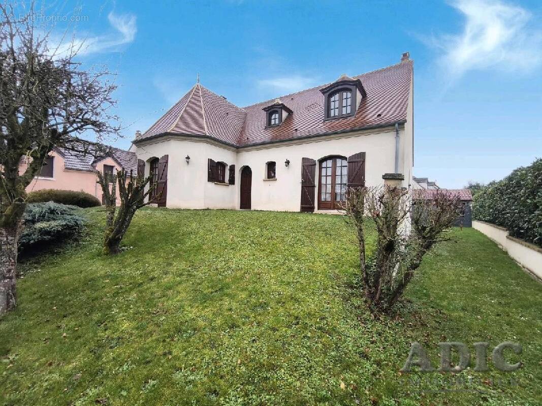 Maison à DAMMARTIN-EN-GOELE