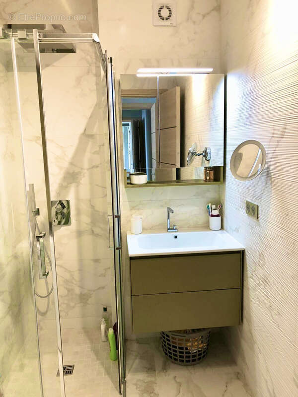 Cannes basse californie t3 de 62 m2 refait a neuf  loggia sud 2 caves - photo 5