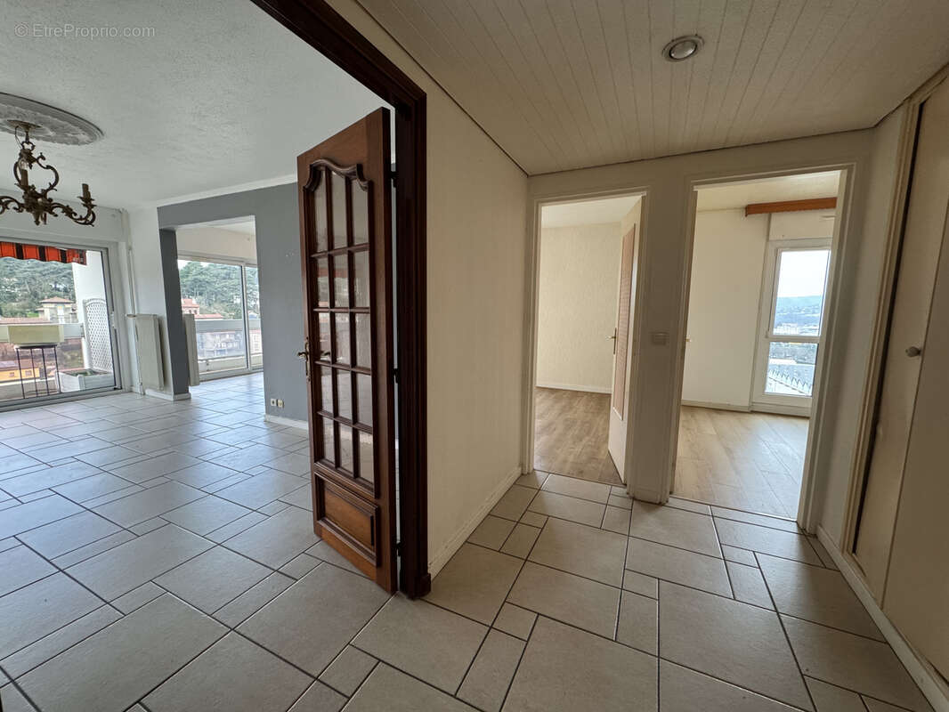 Appartement à SAINT-ETIENNE