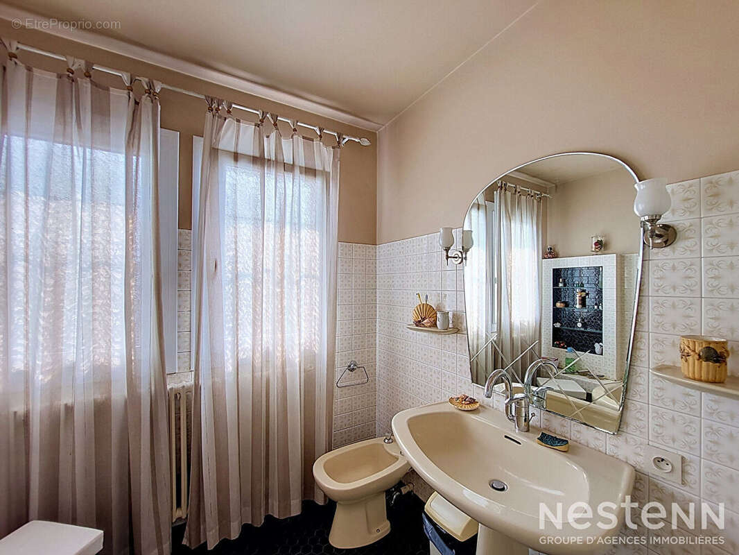 A Vendre Maison de 155 m² avec possibilité de deux habitations et jardin à Condom - photo 14