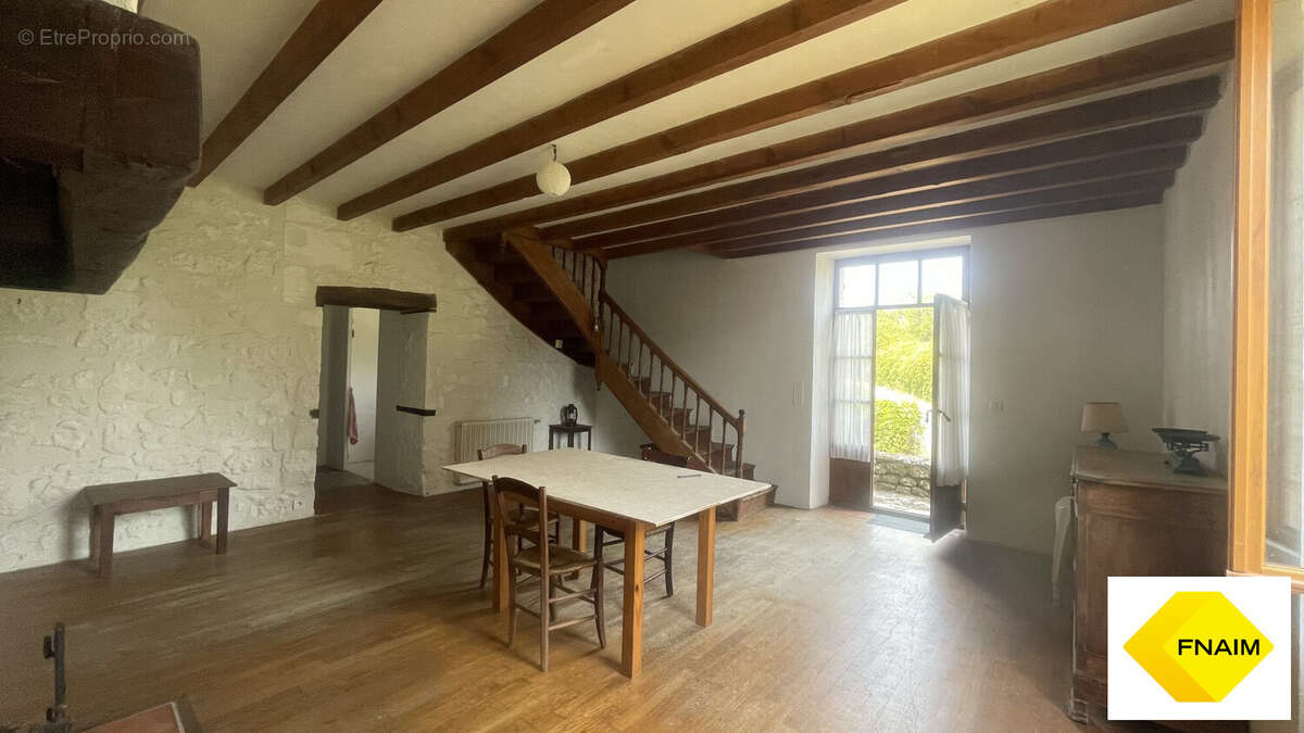 Maison 113 m² à La Croix-Blanche  - photo 2