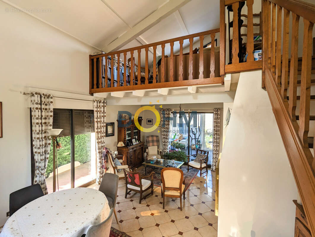 Maison à PONT-DU-CHATEAU