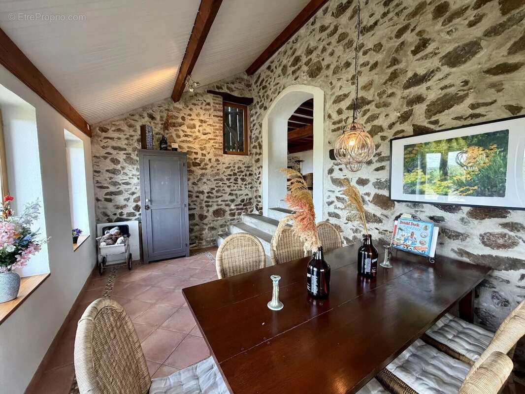 Grand ensemble, entièrement isolé avec 1,4 hectare à vendre près de Remilly - photo 13