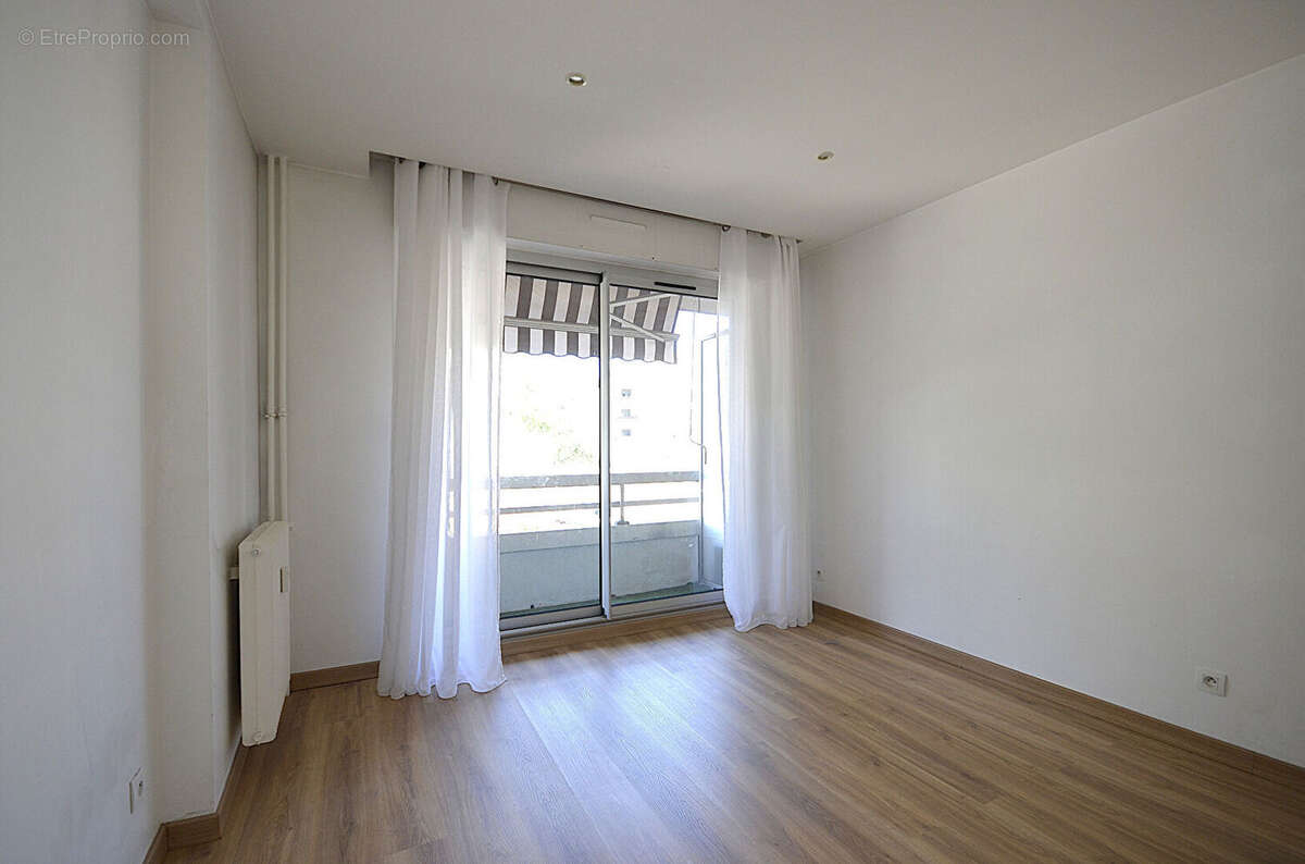 Appartement Villeurbanne 4 pièce(s) 81.62 m2 Gratte Ciel - photo 9