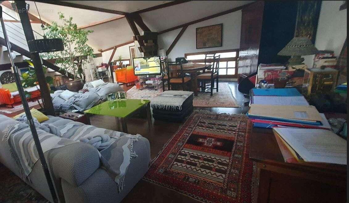 Autre à CORBEIL-ESSONNES