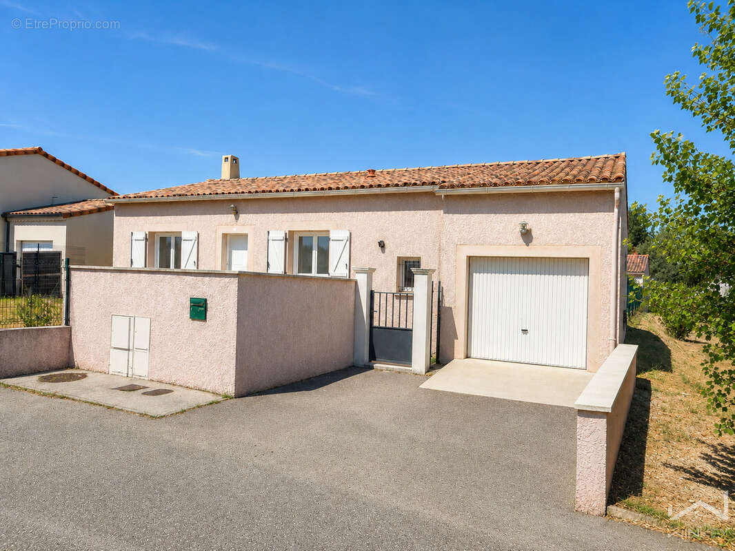 Exclusivité - pierrelatte - maison  plain pied 90m2 - 3 chambres - terrain 400 m2 - garage - photo 2
