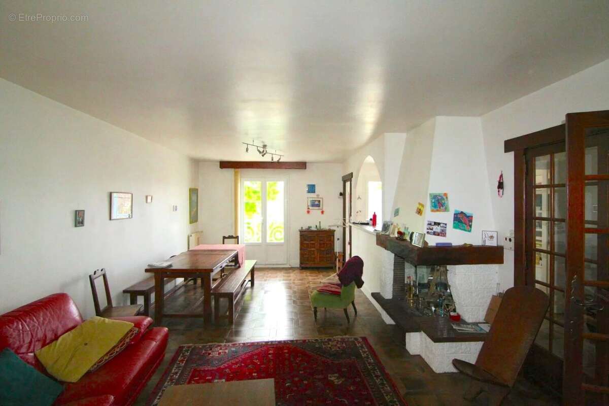 Maison à SAINT-CHERON