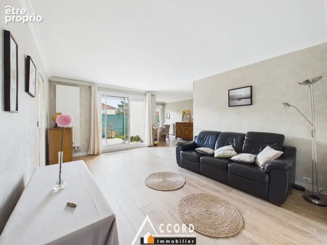 Appartement 5 pieces rez de jardin - photo 2