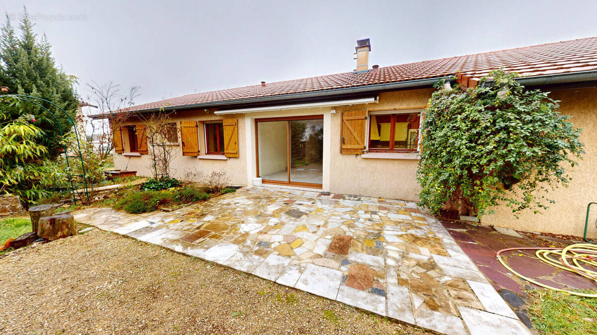 Maison à SAINT-DENIS-EN-BUGEY