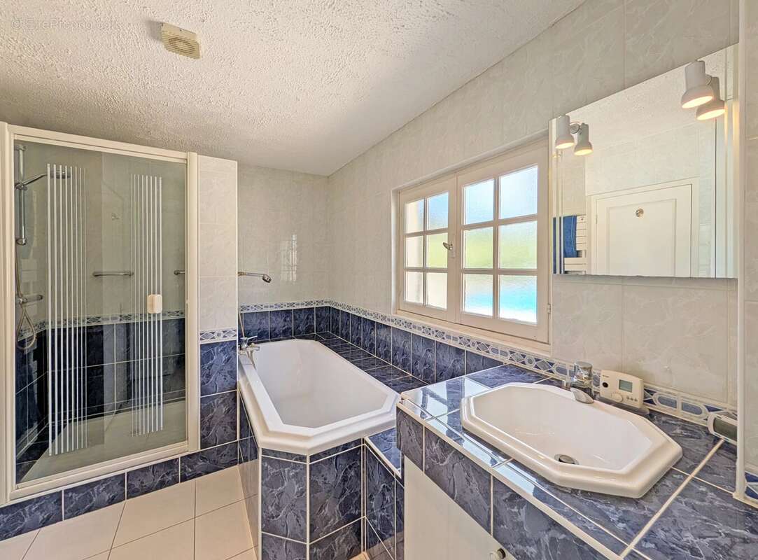 Maison en pierre de caractère avec deux chambres, piscine et maison d'amis - photo 6