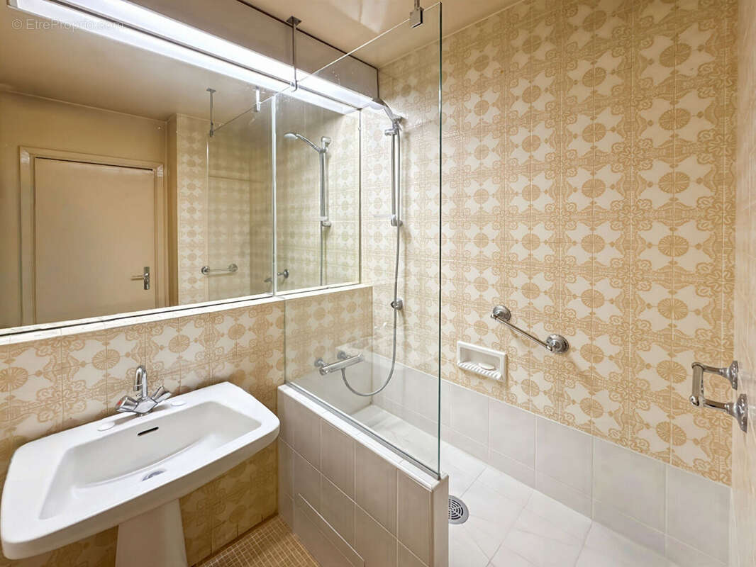 Appartement à PARIS-15E