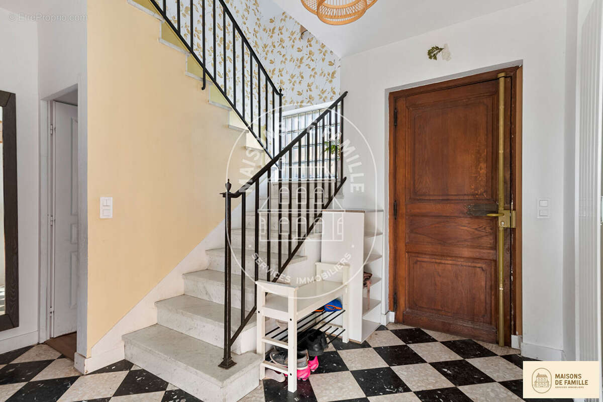 Maison à LA CELLE-SAINT-CLOUD