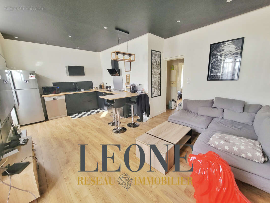 Appartement à PIERRE-BENITE