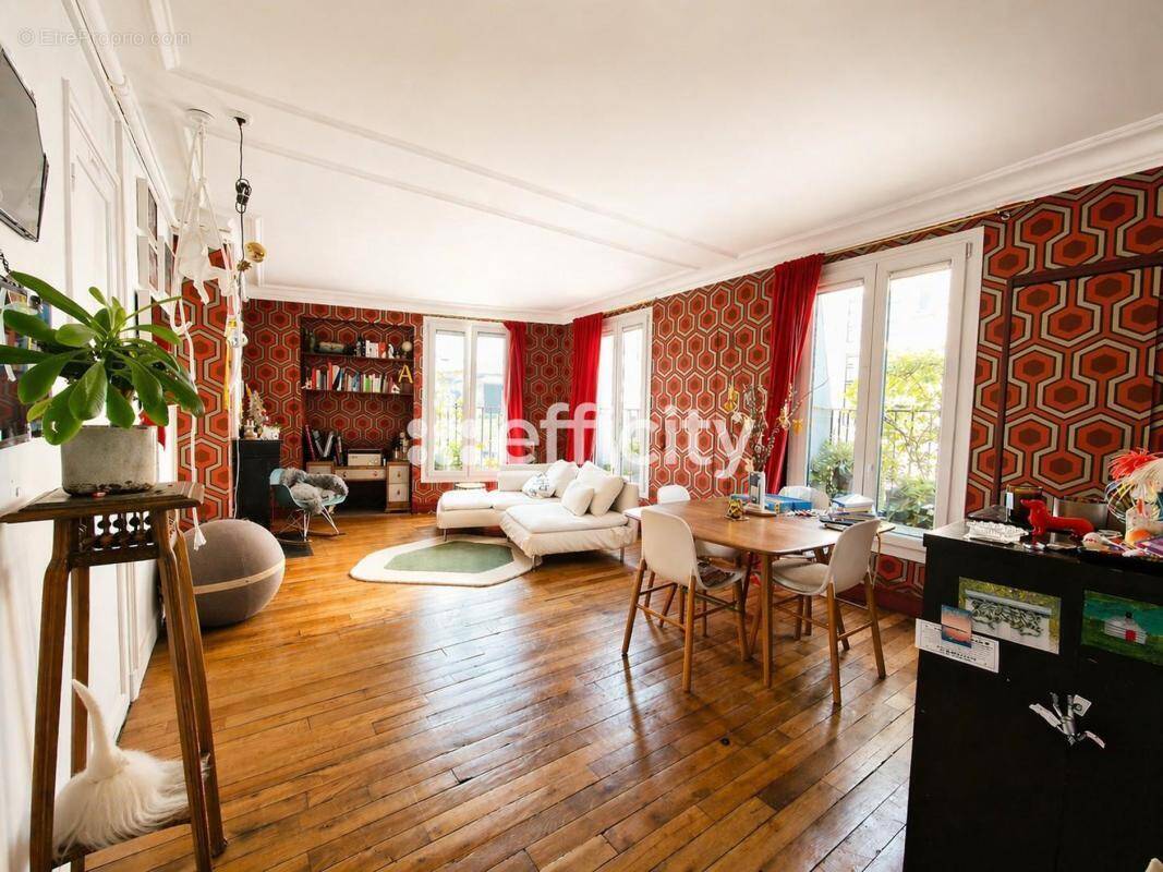 Appartement à PARIS-16E