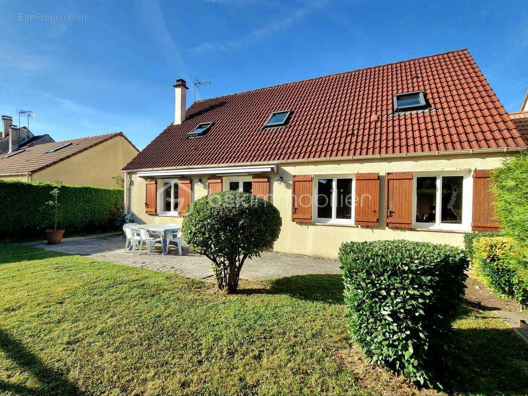 Maison à CHAUMES-EN-BRIE