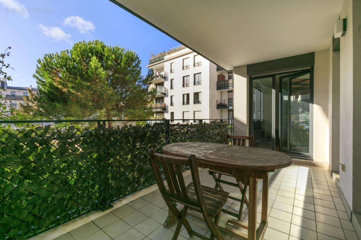 Appartement à ISSY-LES-MOULINEAUX