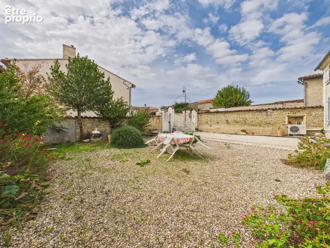 Maison de village avec cachet et dépendance de 136 m² - photo 11